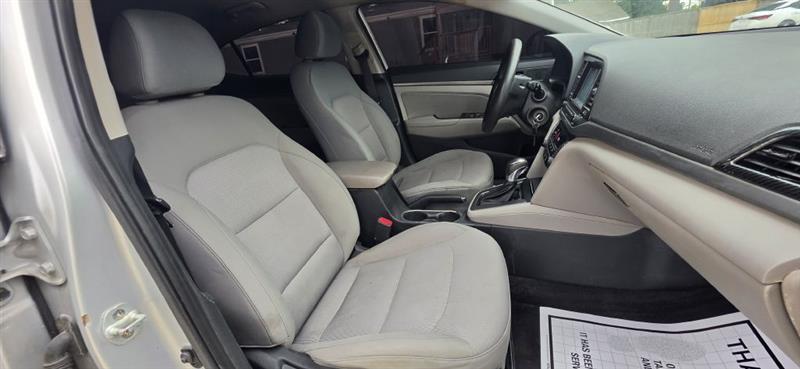 Hyundai Elantra Value Edition 6A 2017