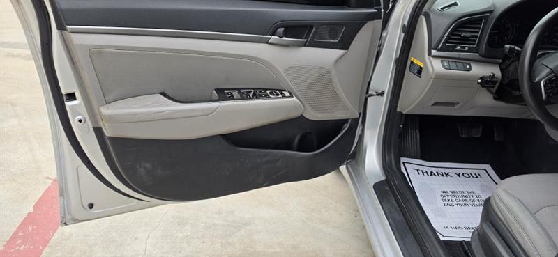Hyundai Elantra Value Edition 6A 2017