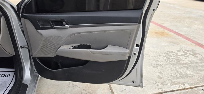 Hyundai Elantra Value Edition 6A 2017