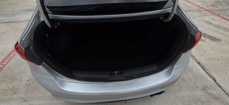 Hyundai Elantra Value Edition 6A 2017