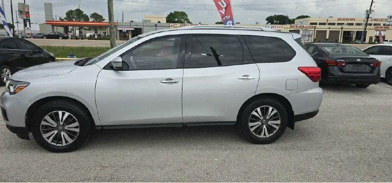 Nissan Pathfinder S 2WD 2017