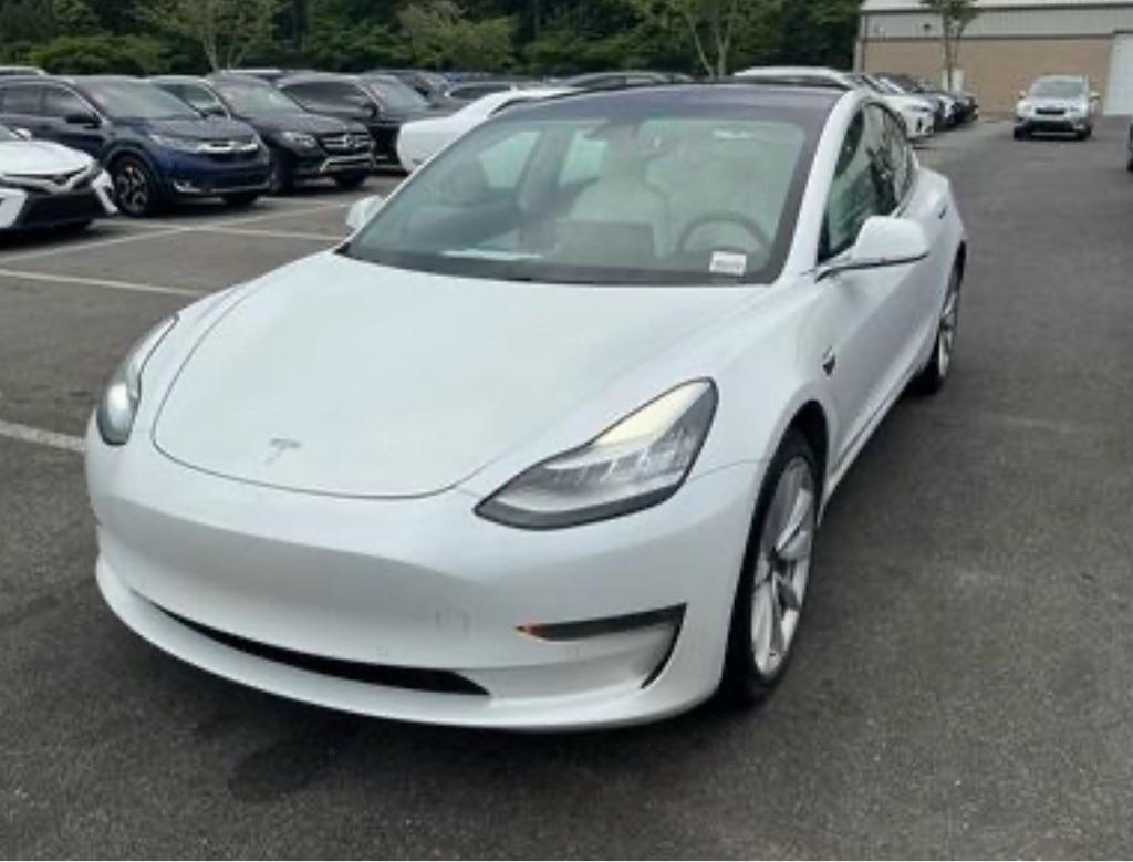 2019 Tesla Model 3 Rear-Wheel Drive Mid Range's photo