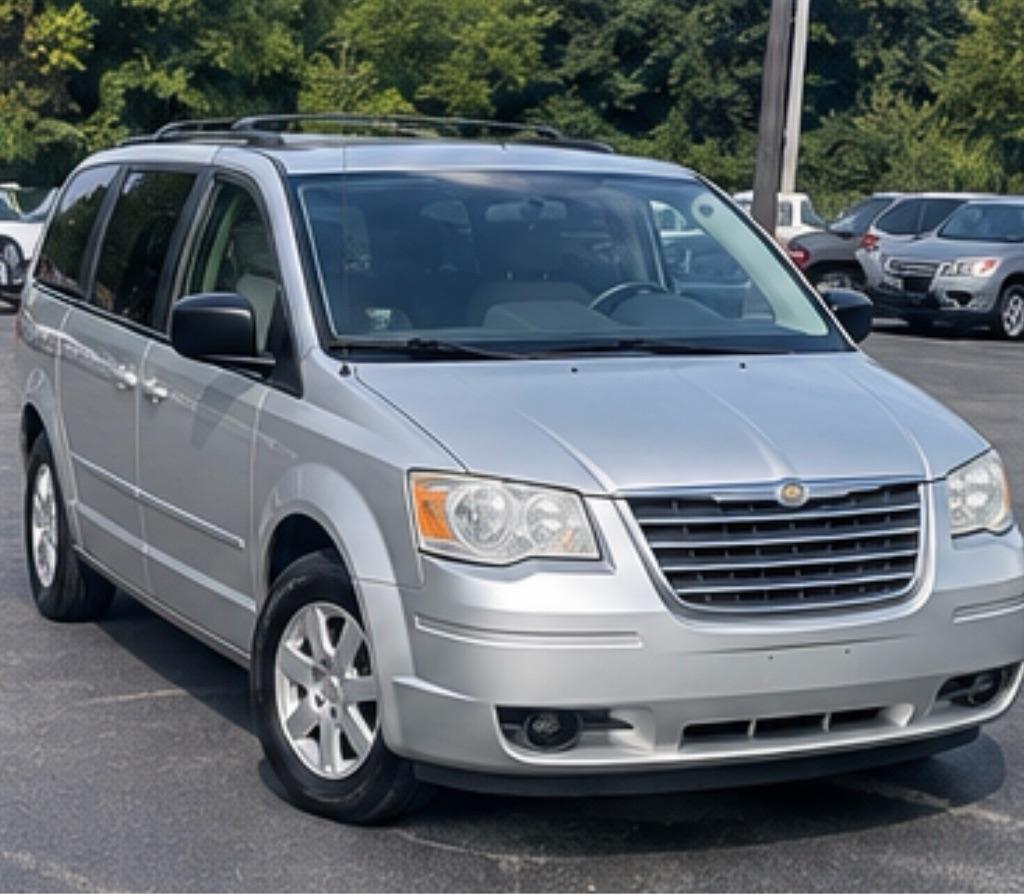 2009 Chrysler Town & Country LX