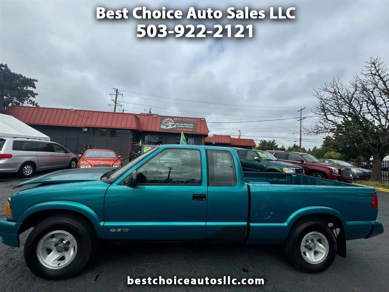 1995 Chevrolet S10 Pickup LS Ext. Cab Short Bed 2WD