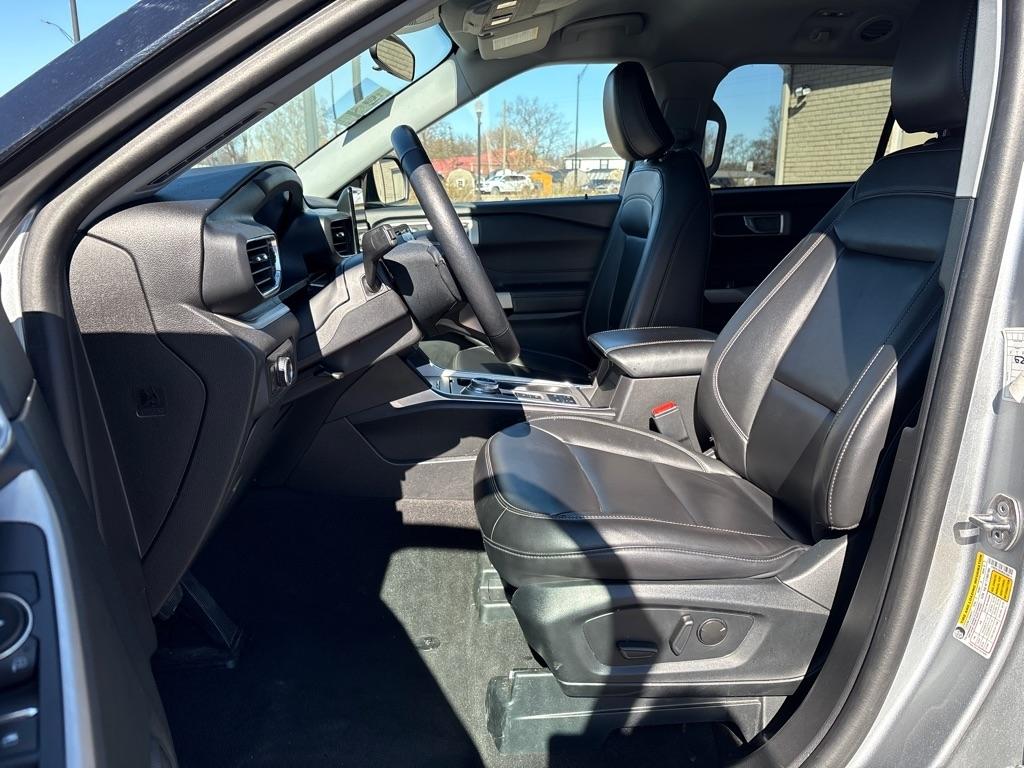 Ford Explorer XLT RWD 2024