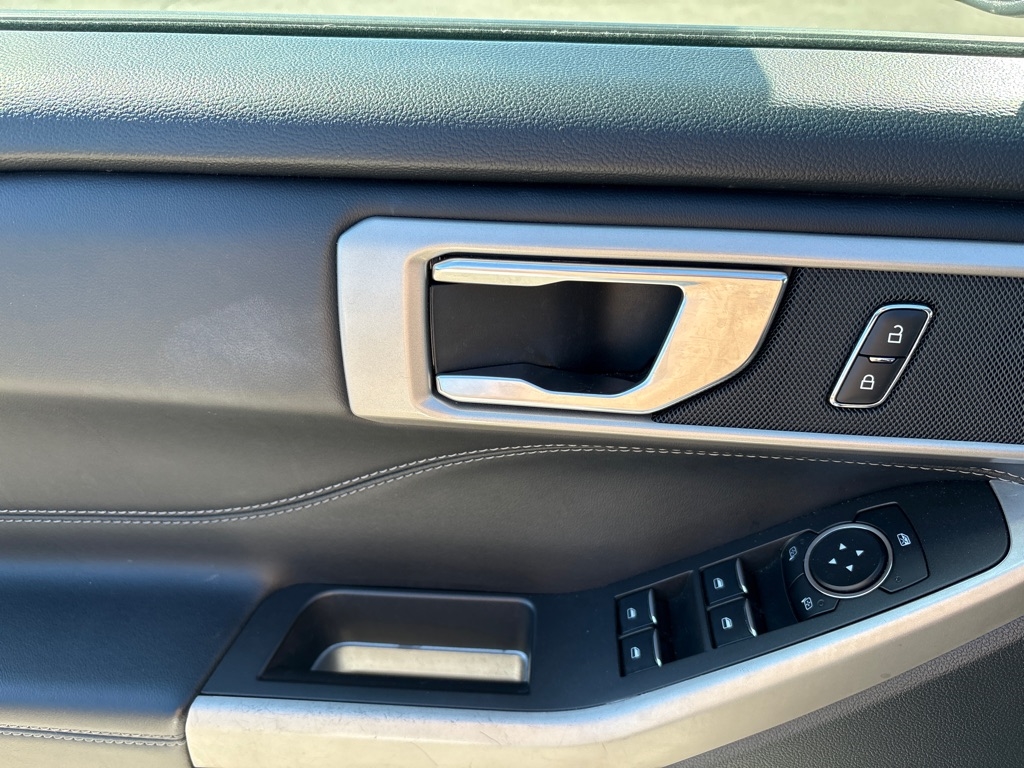 Ford Explorer XLT RWD 2024