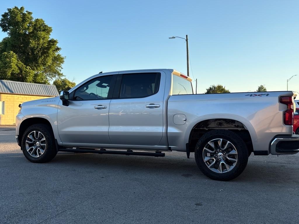 Chevrolet Silverado 1500 4WD Crew Cab 147" LT 2020
