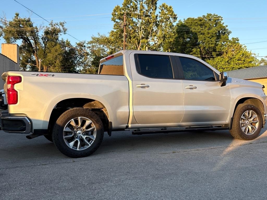 Chevrolet Silverado 1500 4WD Crew Cab 147" LT 2020