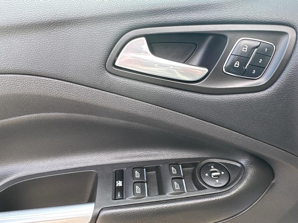 Ford Escape FWD 4dr Titanium 2016