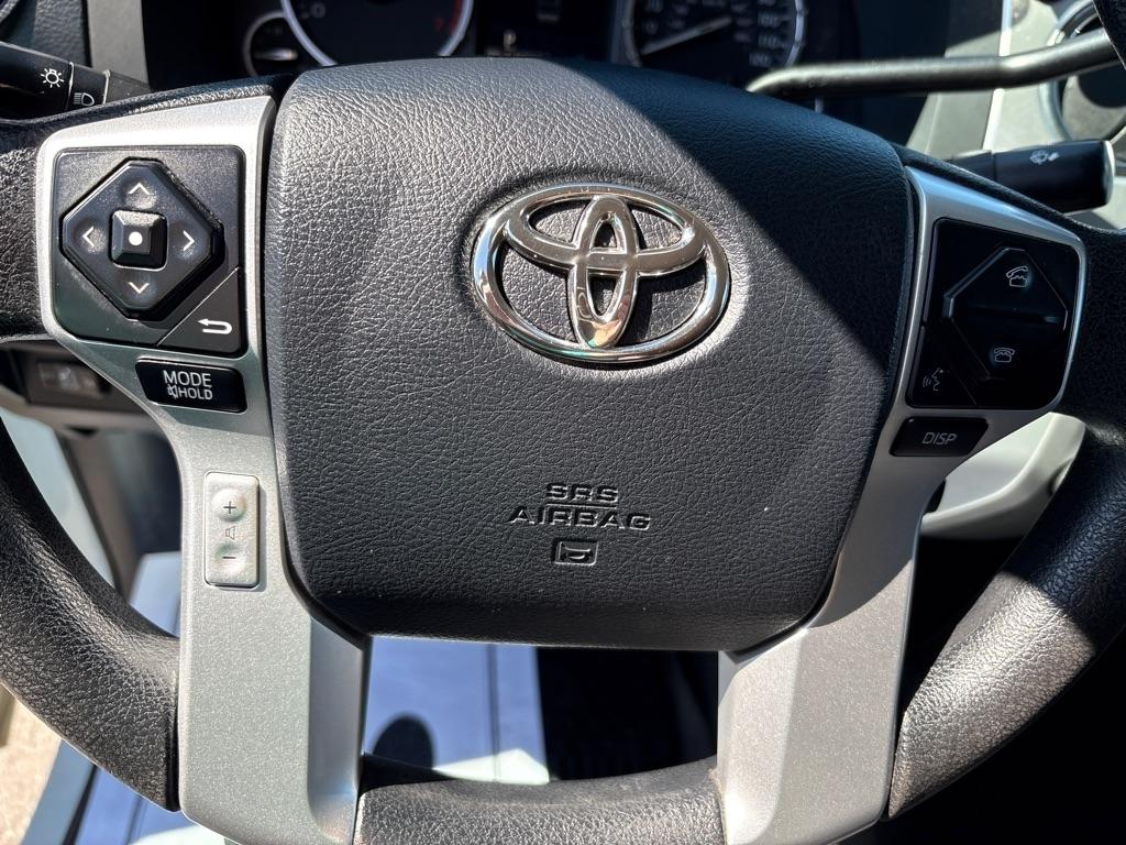 Toyota Tundra 4WD Truck CrewMax 5.7L V8 6-Spd AT SR5 (Natl) 2016