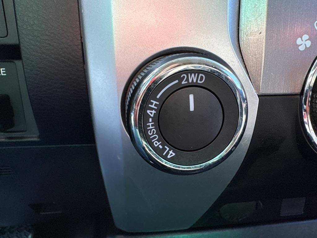 Toyota Tundra 4WD Truck CrewMax 5.7L V8 6-Spd AT SR5 (Natl) 2016