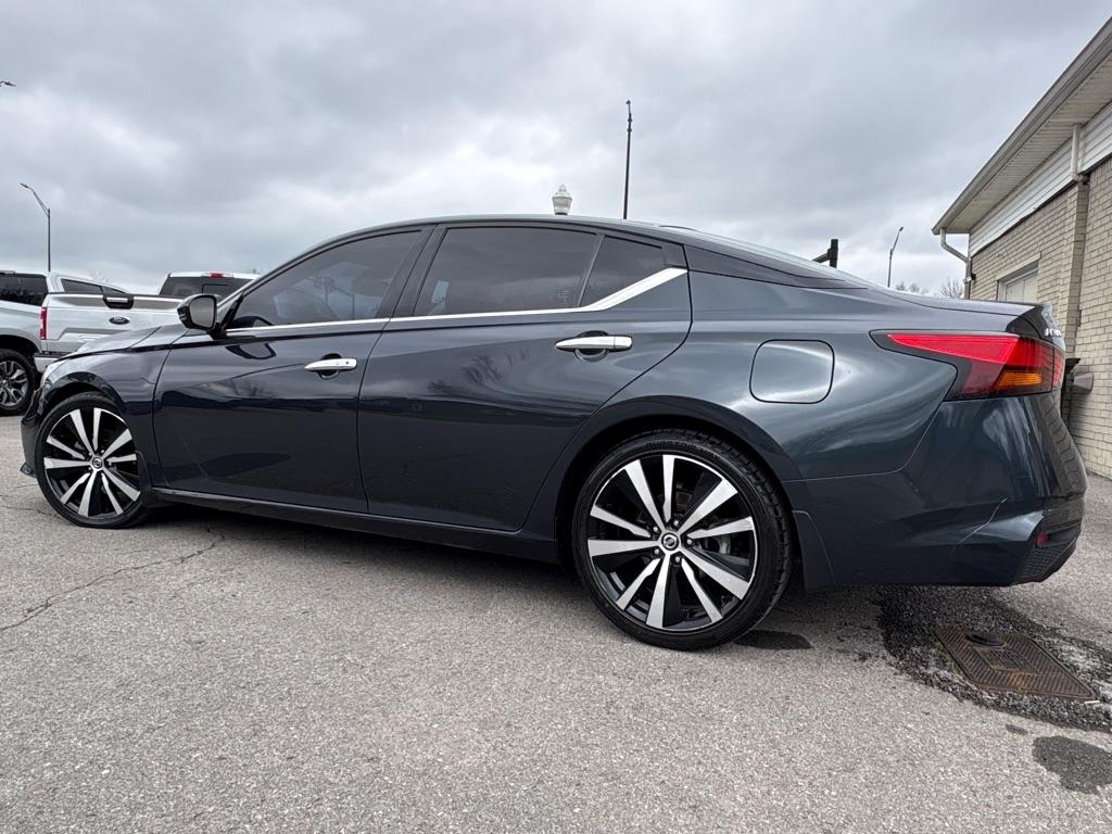 Nissan Altima 2.0 Platinum Sedan 2020