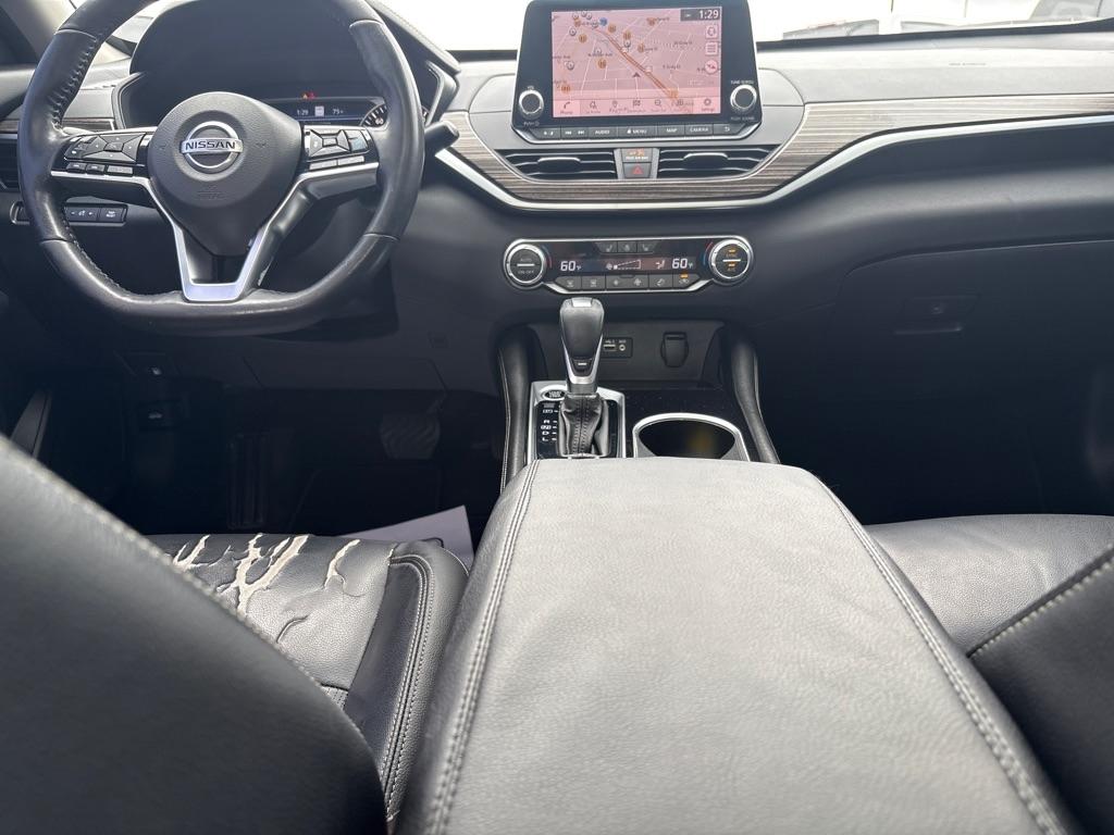 Nissan Altima 2.0 Platinum Sedan 2020