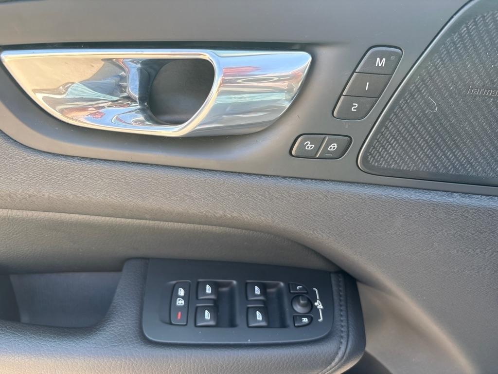 Volvo XC60 T6 AWD Momentum 2021