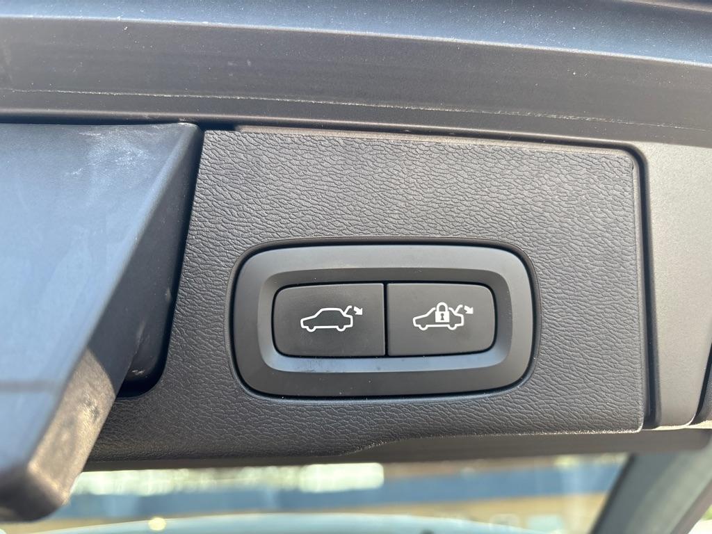 Volvo XC60 T6 AWD Momentum 2021