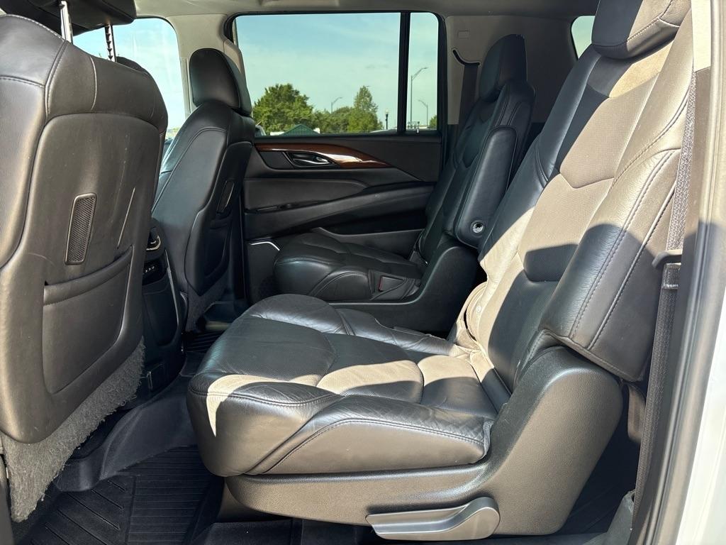 Cadillac Escalade ESV 4WD 4dr Premium Luxury 2018