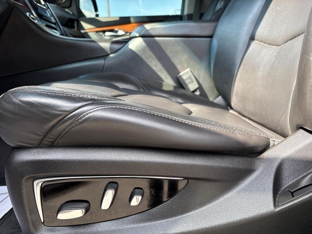 Cadillac Escalade ESV 4WD 4dr Premium Luxury 2018