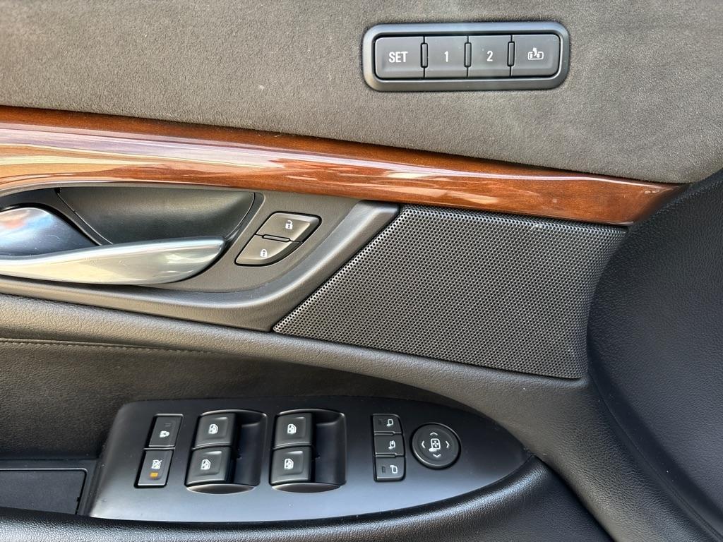 Cadillac Escalade ESV 4WD 4dr Premium Luxury 2018