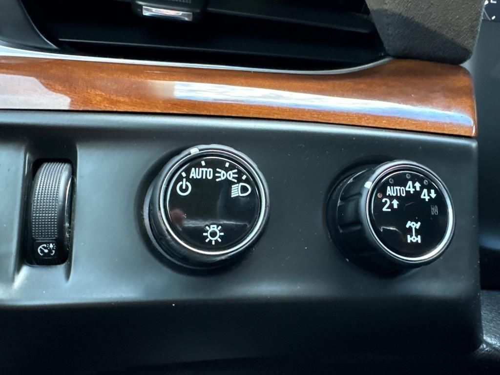 Cadillac Escalade ESV 4WD 4dr Premium Luxury 2018