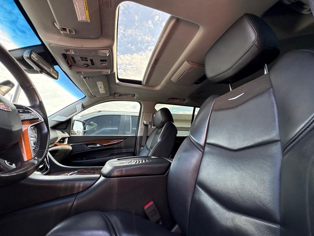 Cadillac Escalade ESV 4WD 4dr Premium Luxury 2018