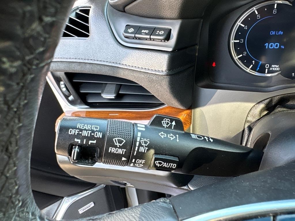 Cadillac Escalade ESV 4WD 4dr Premium Luxury 2018