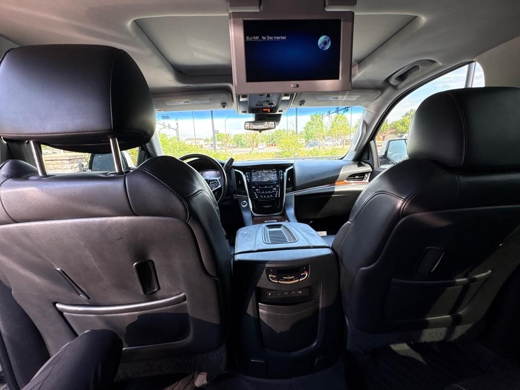 Cadillac Escalade ESV 4WD 4dr Premium Luxury 2018