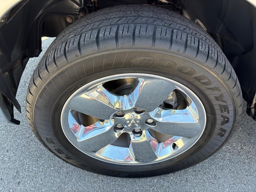 RAM 1500 Big Horn 4x4 Crew Cab 5'7" Box 2017