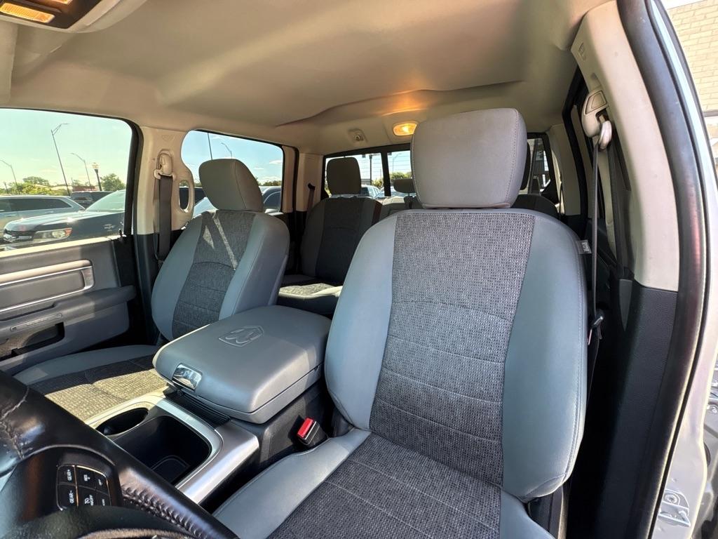 RAM 1500 Big Horn 4x4 Crew Cab 5'7" Box 2017