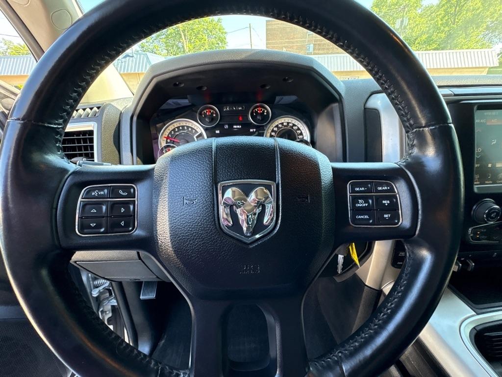 RAM 1500 Big Horn 4x4 Crew Cab 5'7" Box 2017
