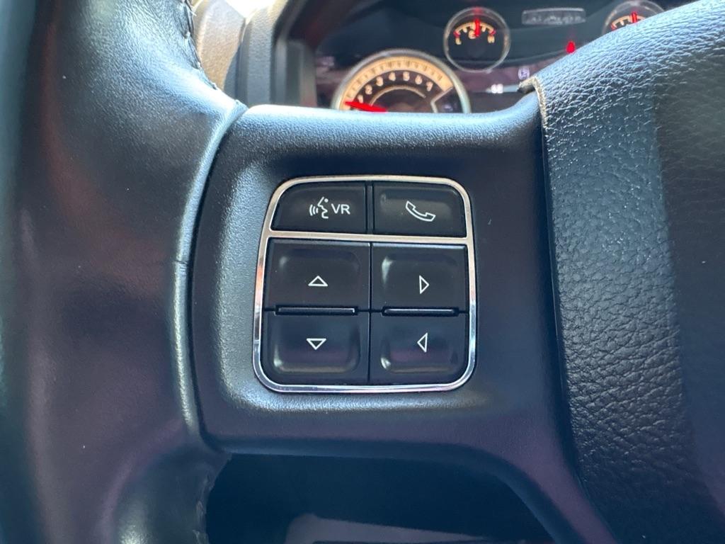 RAM 1500 Big Horn 4x4 Crew Cab 5'7" Box 2017