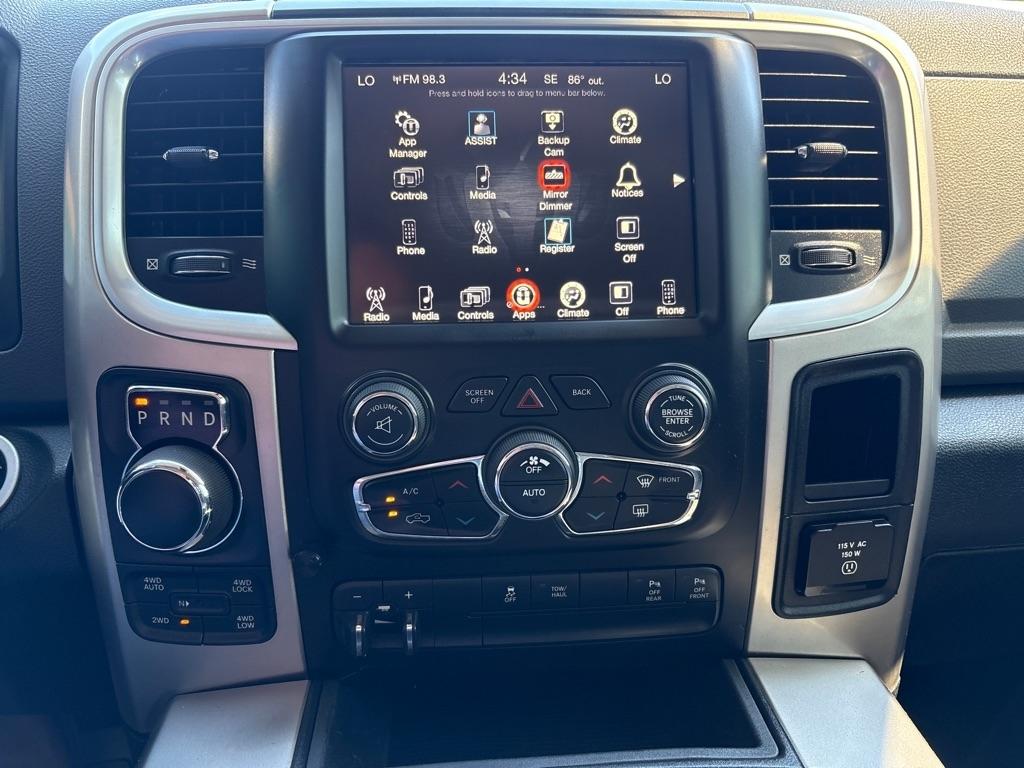 RAM 1500 Big Horn 4x4 Crew Cab 5'7" Box 2017