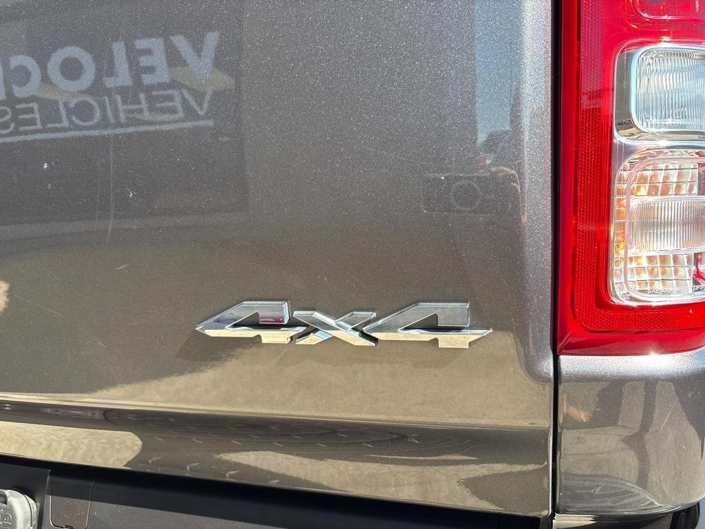 RAM 1500 Big Horn 4x4 Crew Cab 5'7" Box 2021