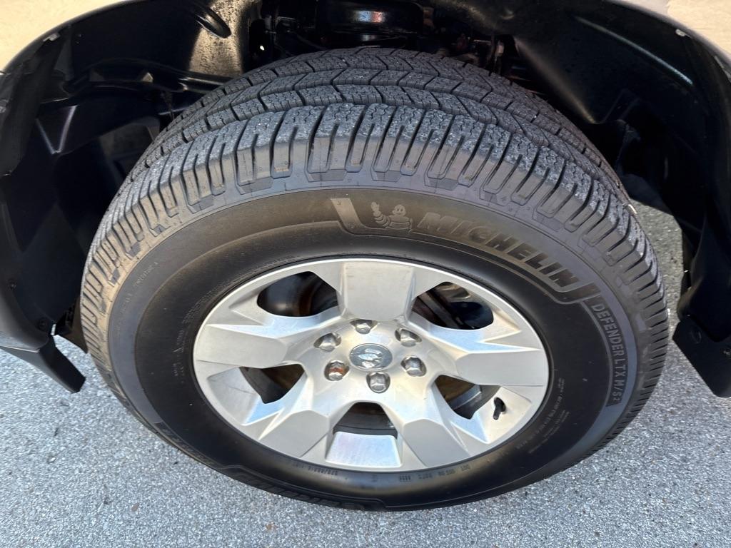 RAM 1500 Big Horn 4x4 Crew Cab 5'7" Box 2021