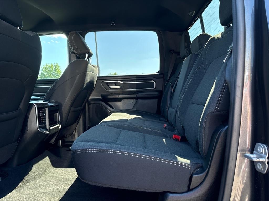 RAM 1500 Big Horn 4x4 Crew Cab 5'7" Box 2021