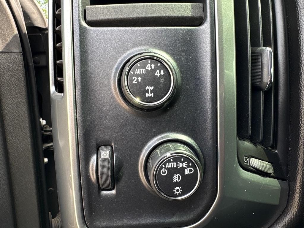 Chevrolet Silverado 1500 4WD Crew Cab 143.5" LT w/2LT 2016
