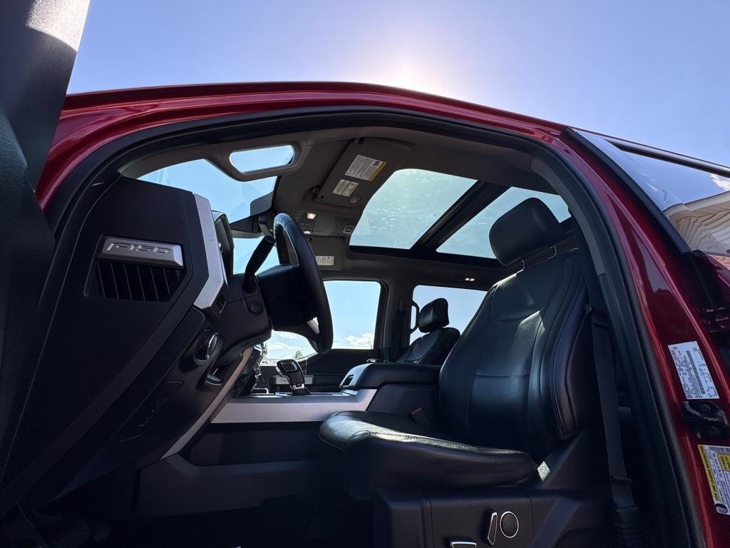 Ford F-150 4WD SuperCrew 145" Lariat 2016