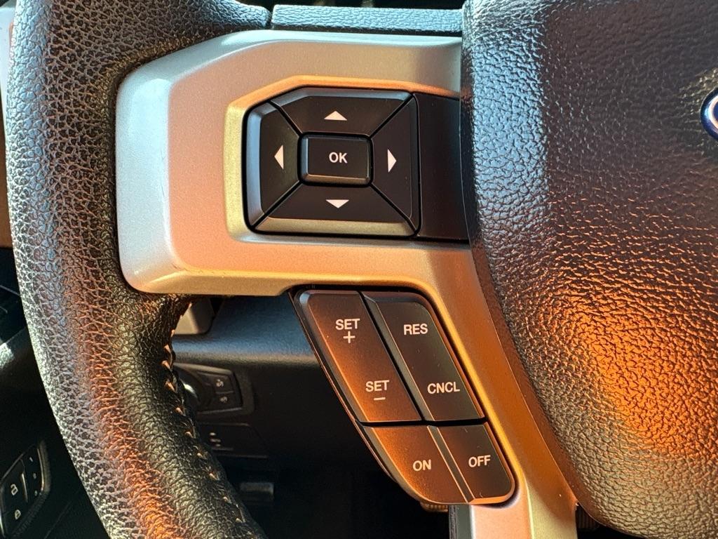 Ford F-150 4WD SuperCrew 145" Lariat 2016