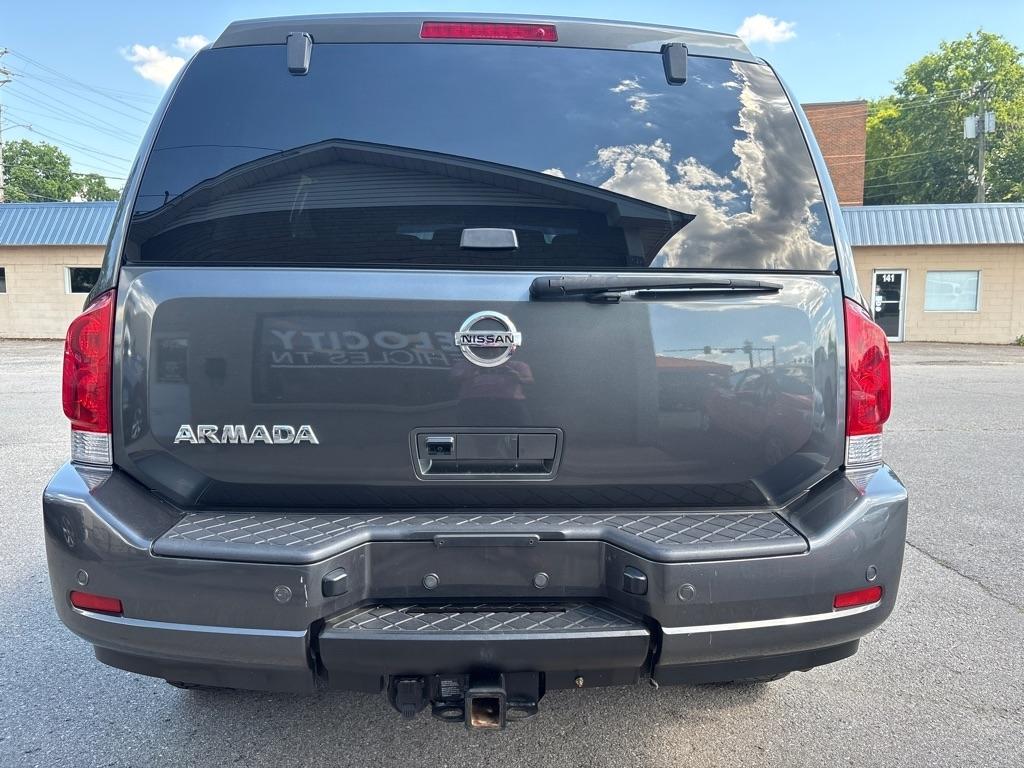 Nissan Armada 4WD 4dr SV 2012