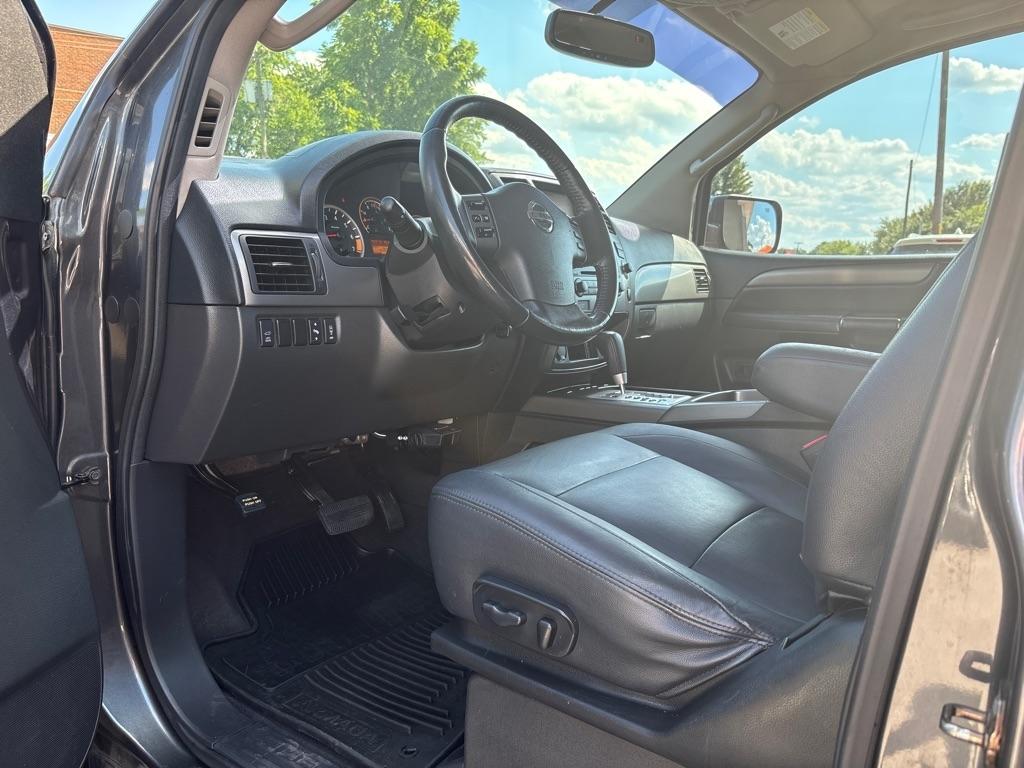 Nissan Armada 4WD 4dr SV 2012