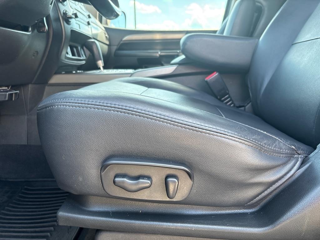 Nissan Armada 4WD 4dr SV 2012