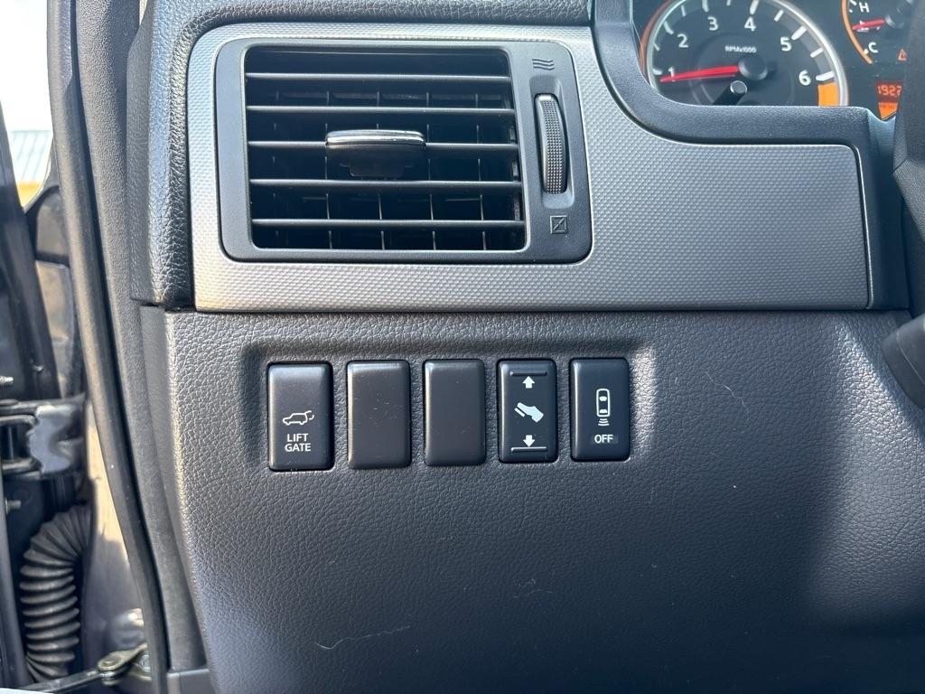 Nissan Armada 4WD 4dr SV 2012