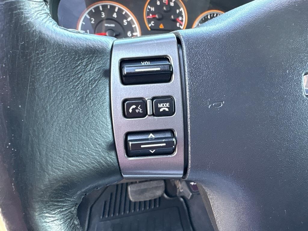 Nissan Armada 4WD 4dr SV 2012