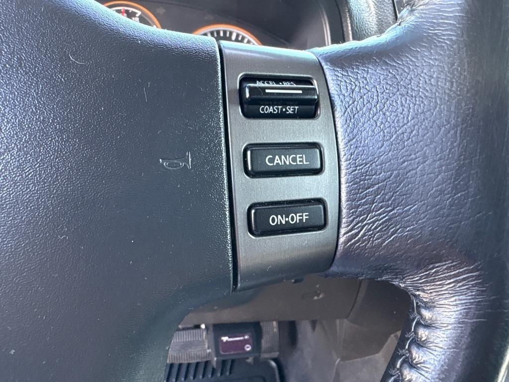 Nissan Armada 4WD 4dr SV 2012