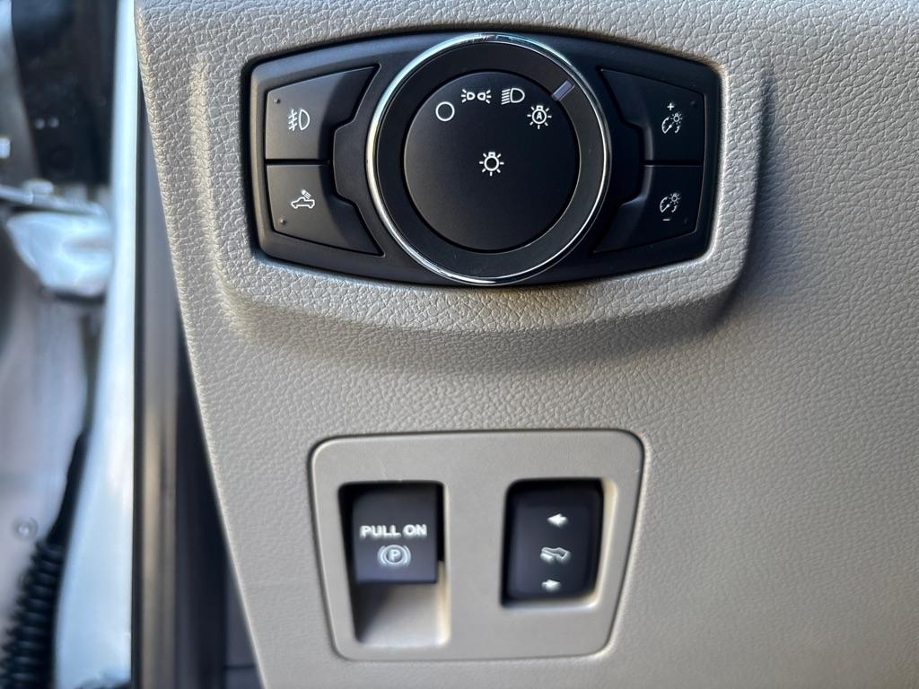 Ford F-150 4WD SuperCrew 145" XLT 2016