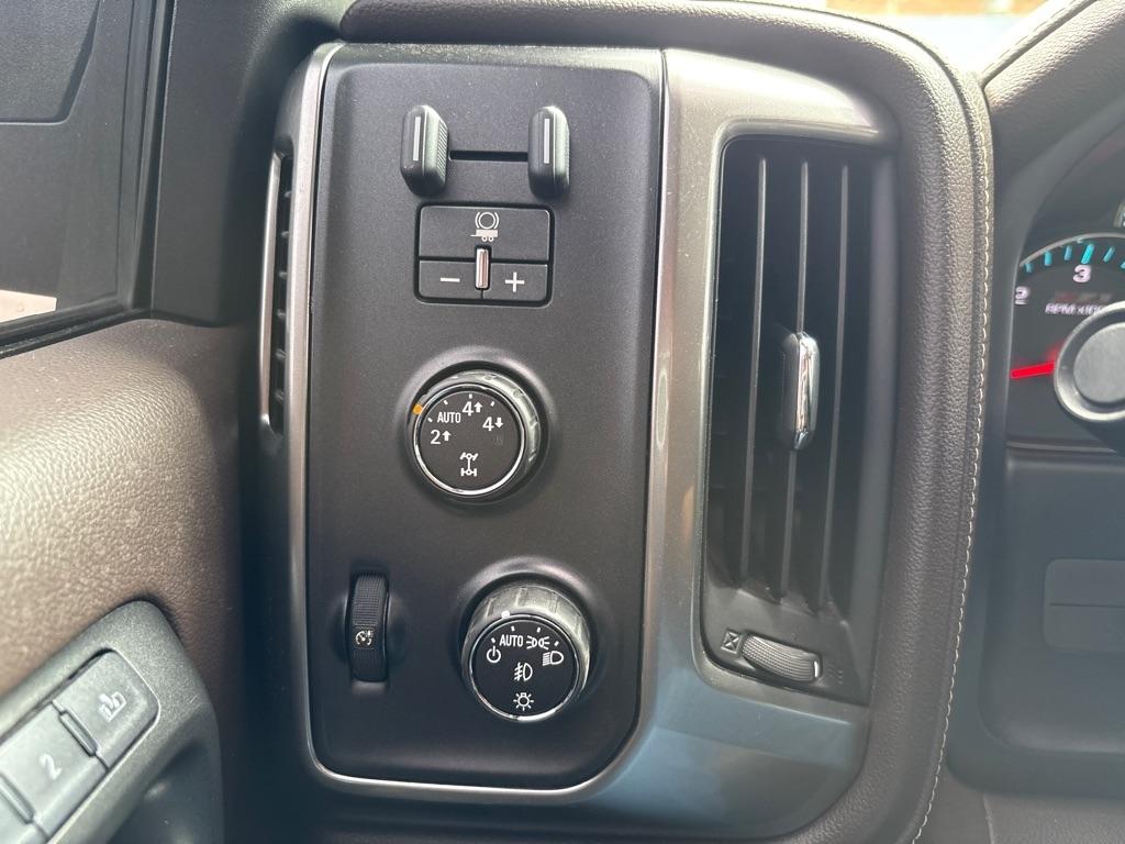 Chevrolet Silverado 1500 4WD Crew Cab 143.5" LTZ w/2LZ 2015