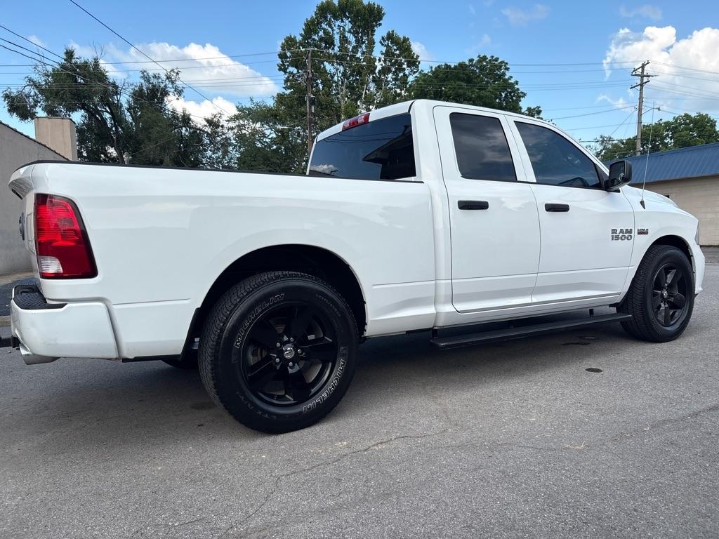 RAM 1500 2WD Quad Cab 140.5" Express 2015