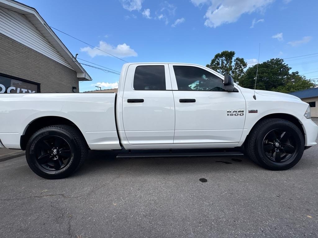 RAM 1500 2WD Quad Cab 140.5" Express 2015