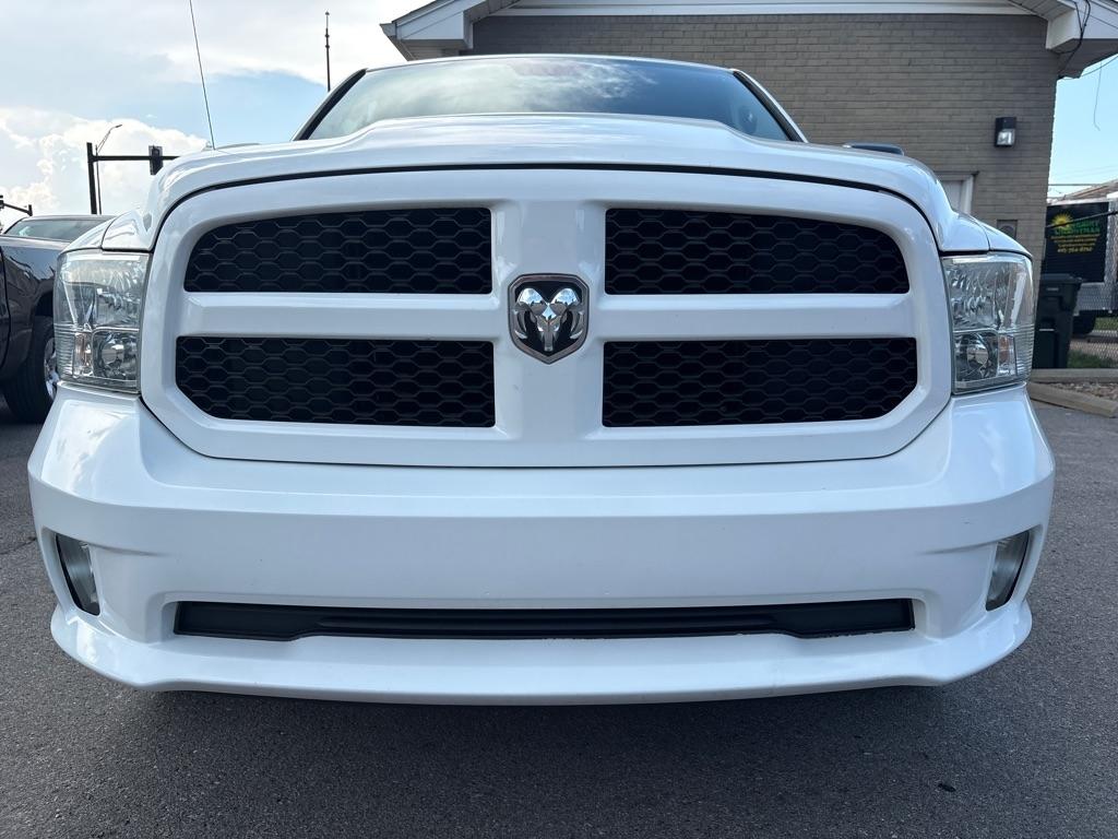 RAM 1500 2WD Quad Cab 140.5" Express 2015