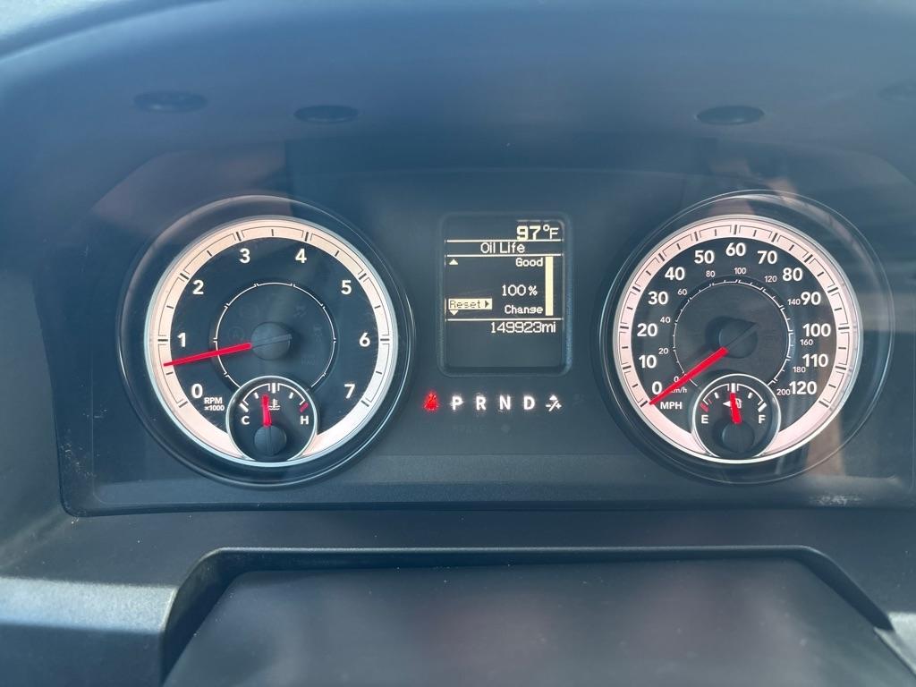 RAM 1500 2WD Quad Cab 140.5" Express 2015