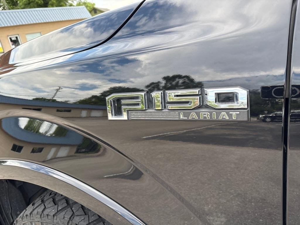 Ford F-150 4WD SuperCrew 145" Lariat 2016